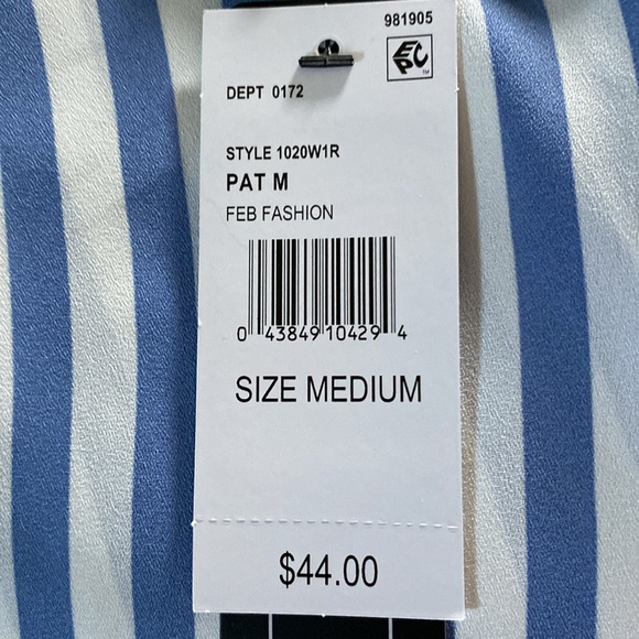 NWT A, BYER Sz M striped blouse with roll up sleeve and button tab rounded hem - Picture 7 of 8